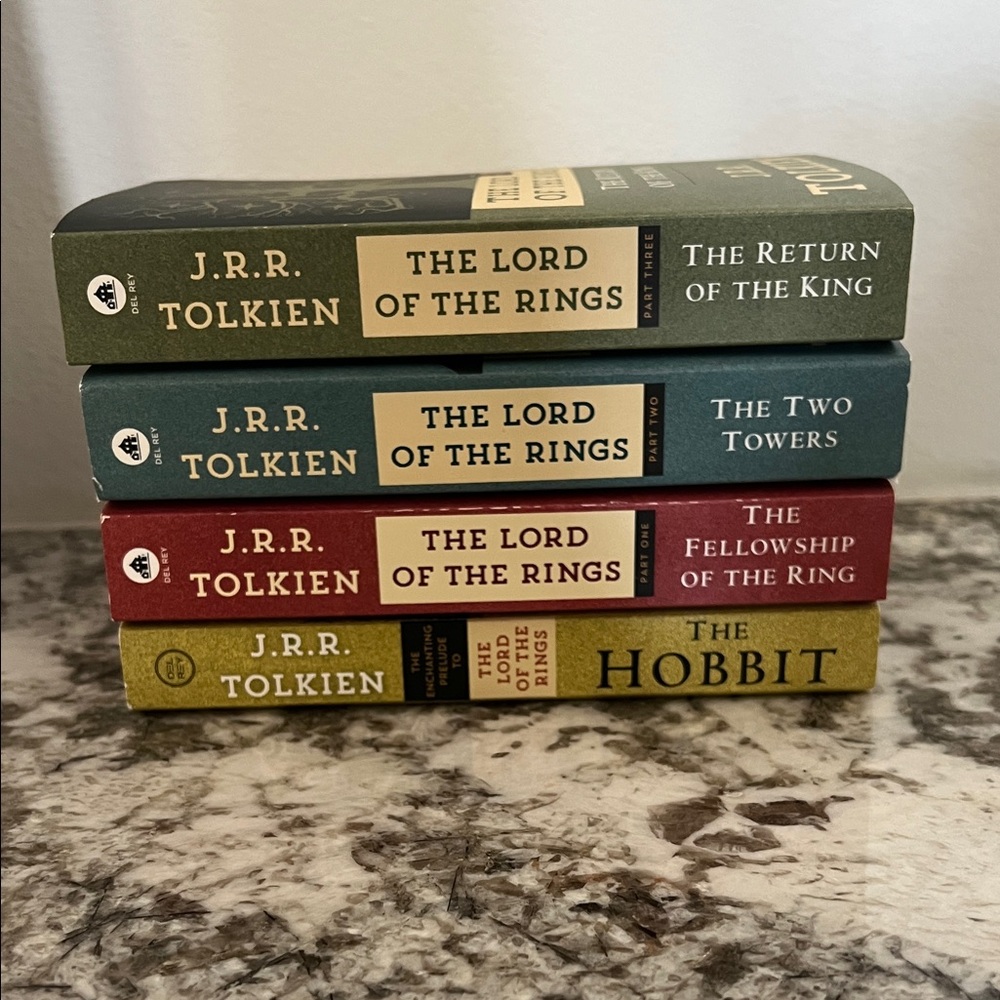 J.R.R. Tolkien Book Set - The Lord of the Rings & The Hobbit